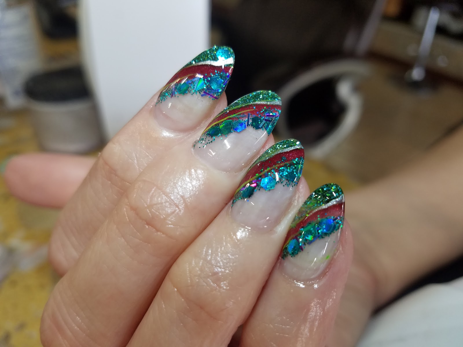 Lush Nail logo
